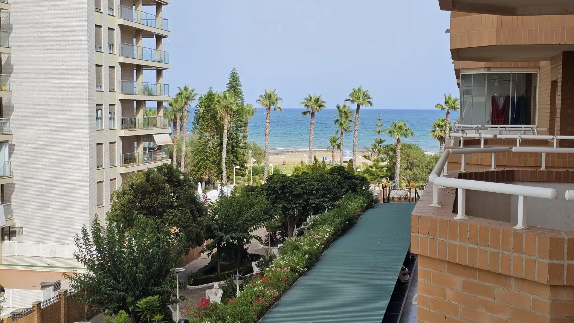 Apartamento con piscina en venta en Amplaeies 37