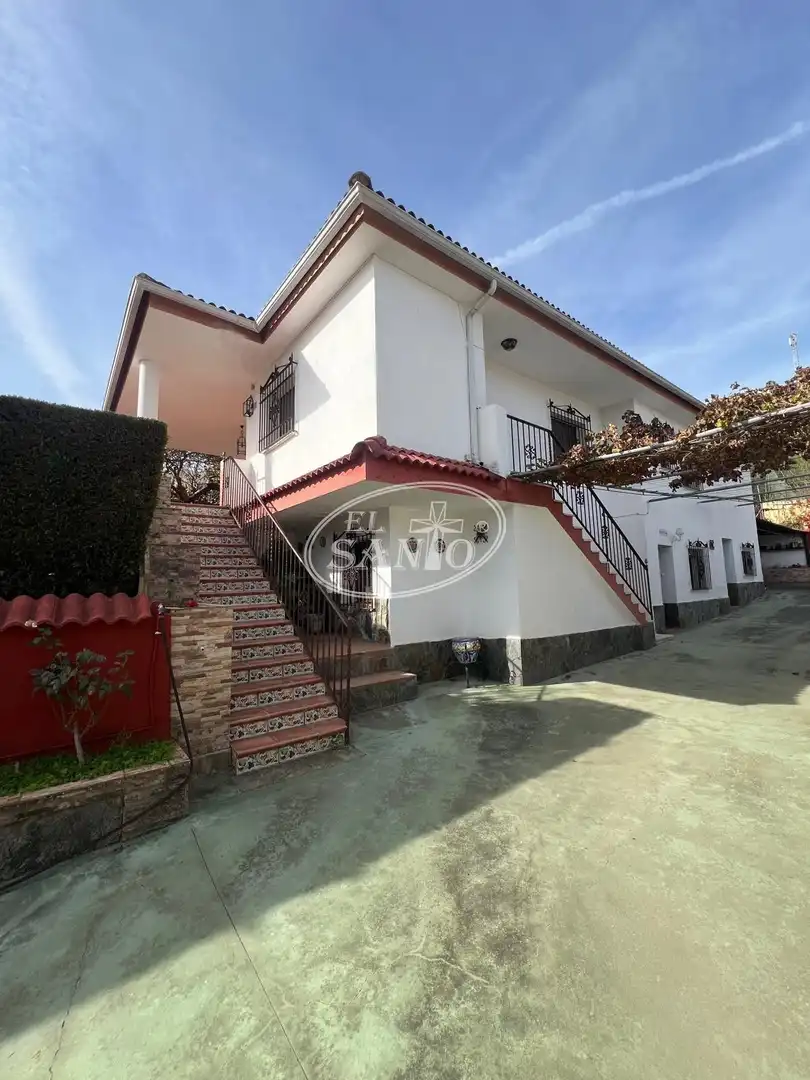 Chalet con piscina en venta en Periurbano Oeste - Sierra, imagen 3