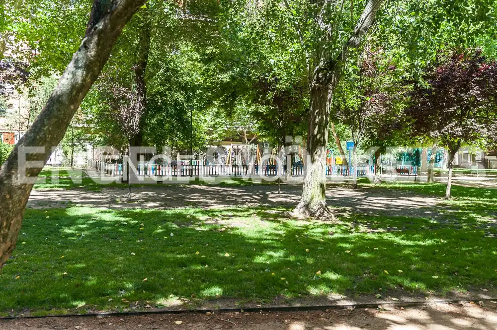 Vista exterior de Pis en venda en Madrid amb Aire condicionat, Calefacció i Terrassa