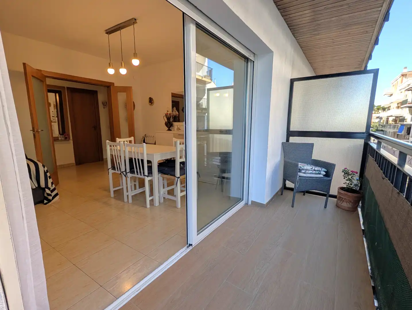 Apartament amb terrassa en venda a Passeig de Josep Mundet 97, imagen 4
