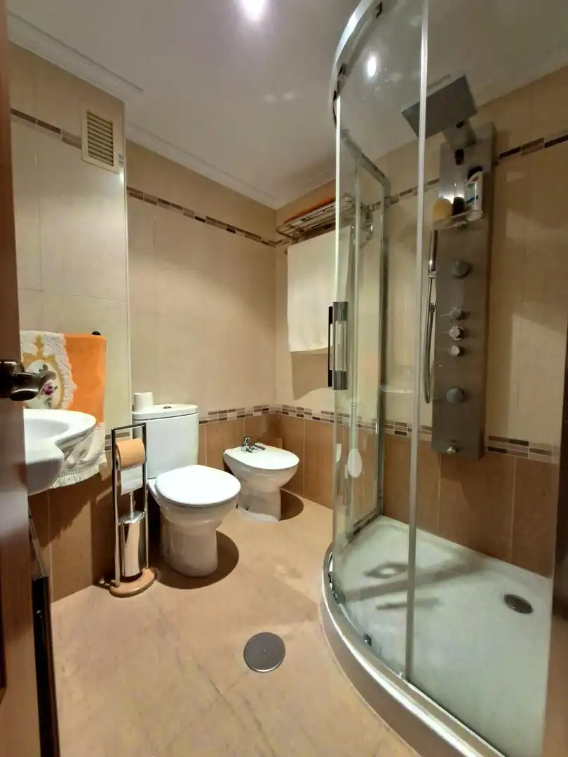 Baño de Dúplex en venta en Badajoz con Aire acondicionado, Calefacción y Trastero