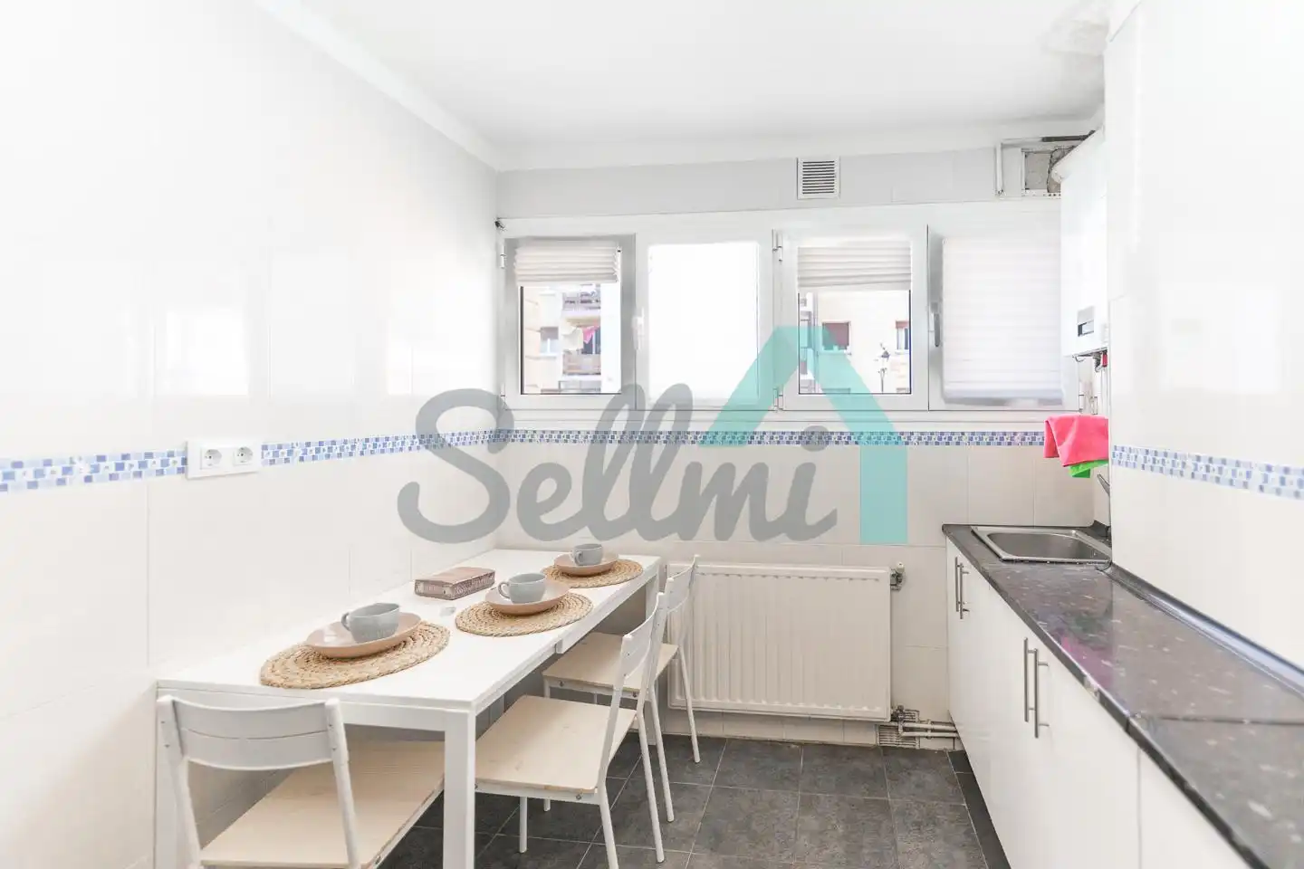 Cocina de Planta baja para compartir en Oviedo  con Calefacción, Amueblado y Internet