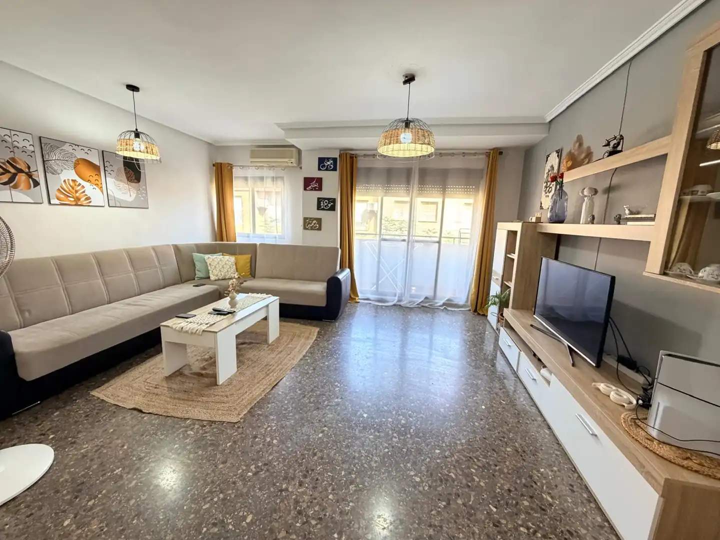 Sala d'estar de Pis en venda en Aldaia amb Balcó