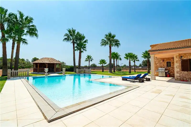 Swimming pool of Country homes for sale in Santa Eugènia, Illes Balears