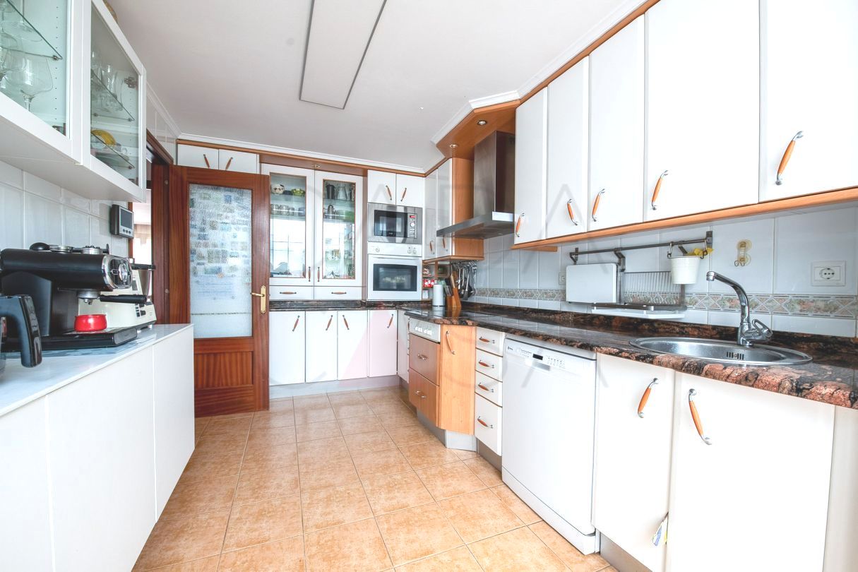 Kitchen of Single-family semi-detached for sale in El Astillero    with Heating, Private garden and Terrace