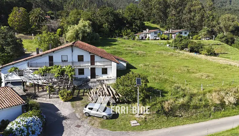 Außenansicht von Country house zum Verkauf in Maruri-Jatabe mit Privatgarten und Abstellraum