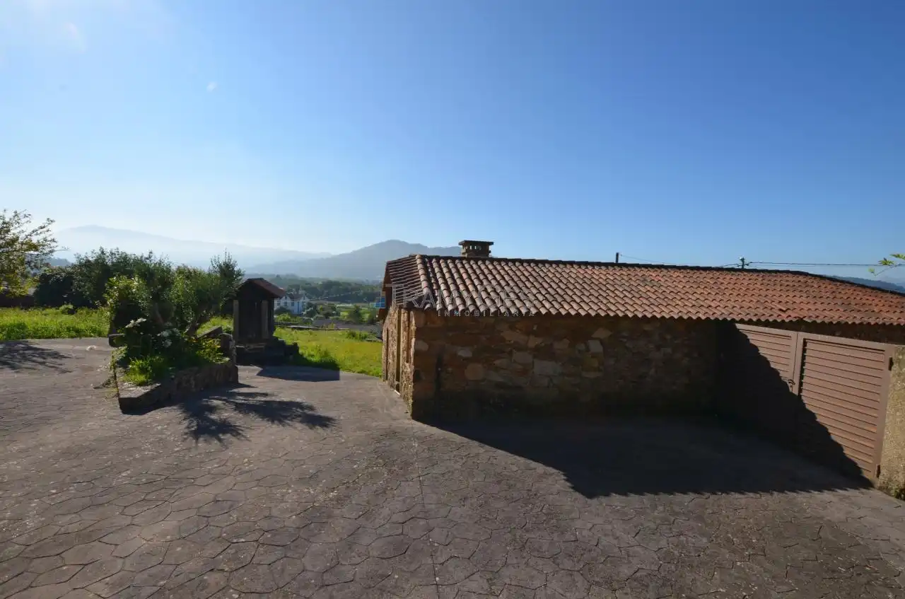 Vista exterior de Finca rústica en venta en O Rosal   con Calefacción, Jardín privado y Terraza