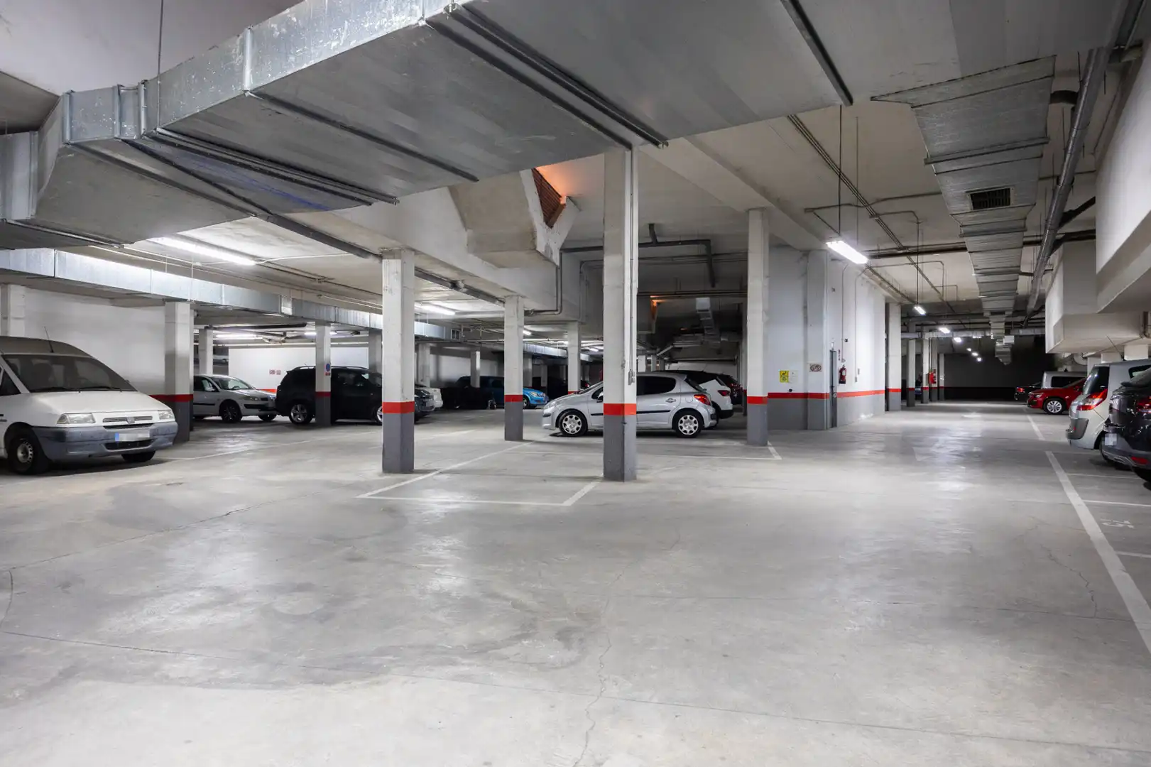Parking of Flat for sale in Gerindote  with Storage room and Community pool