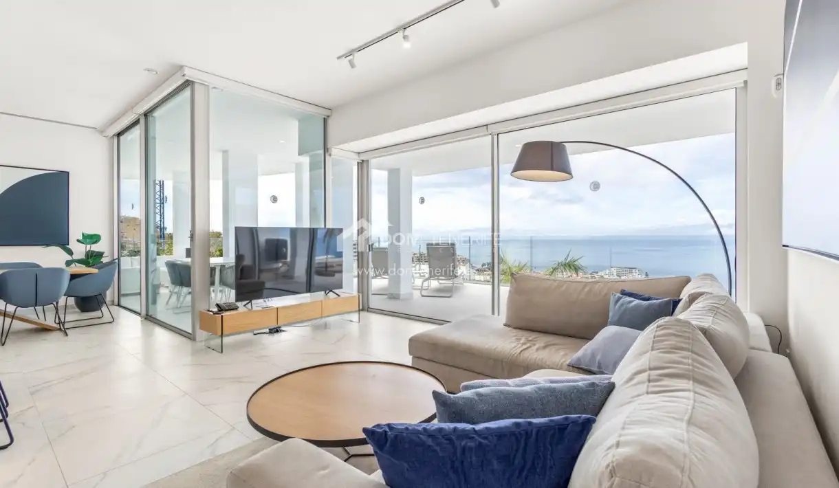 Sala de estar de Piso en venta en Santiago del Teide con Terraza, Trastero y Piscina