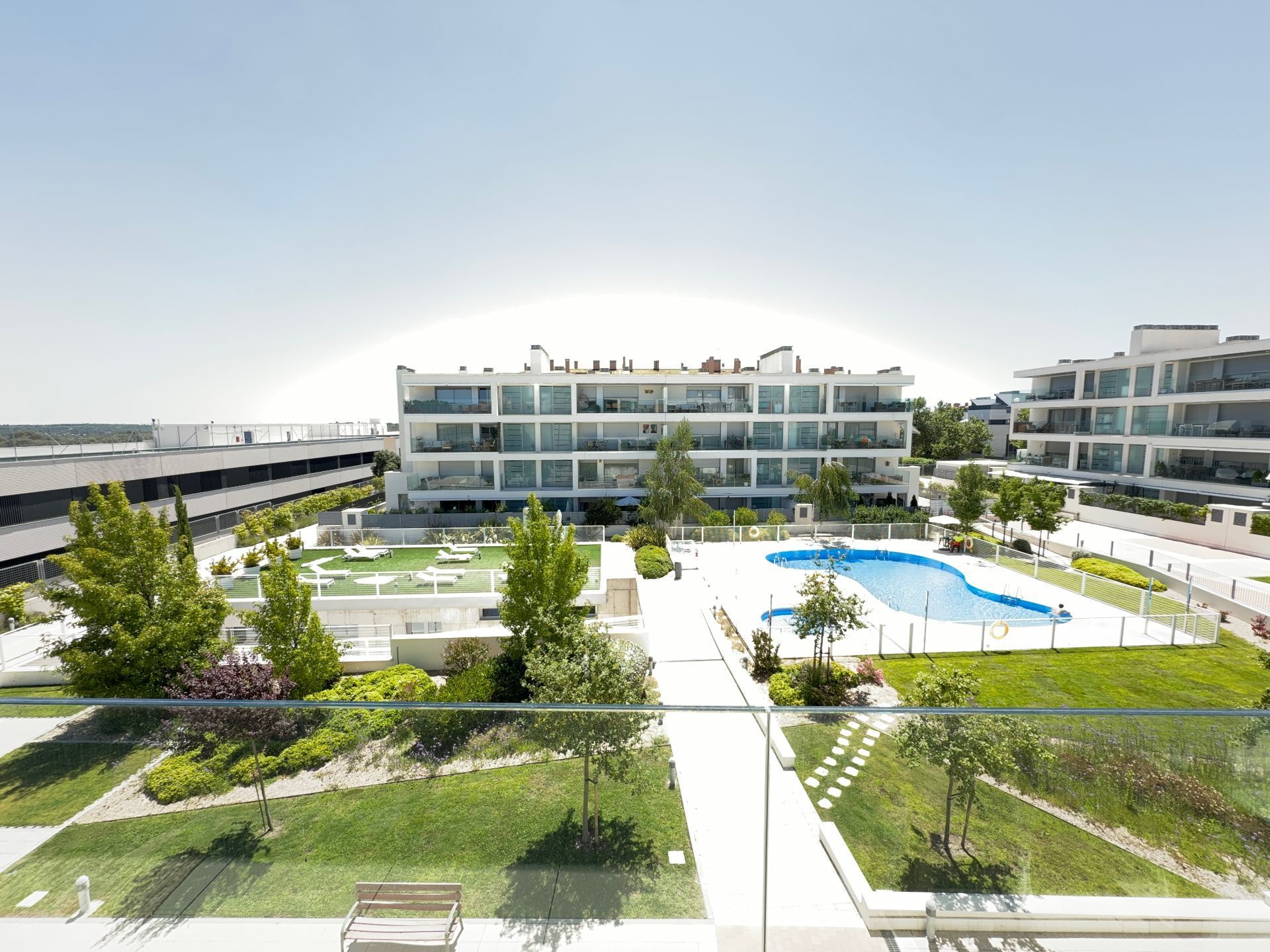 Vista exterior de Pis en venda en Boadilla del Monte amb Aire condicionat