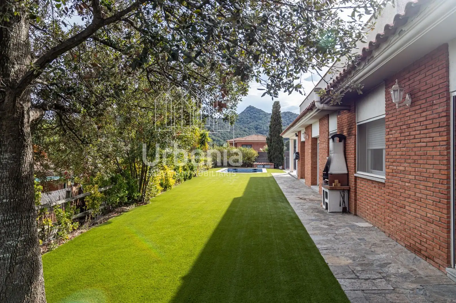 Außenansicht von Haus oder Chalet zum Verkauf in Argentona mit Privatgarten, Abstellraum und Schwimmbad