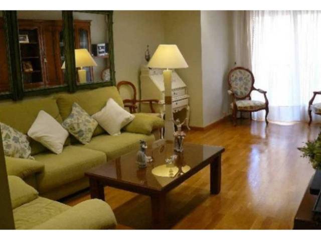 Piso en Venta en Hospital - Plaza del Real
