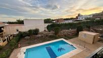 Piscina de Casa adosada en venda en Torremolinos amb Aire condicionat, Calefacció i Parquet