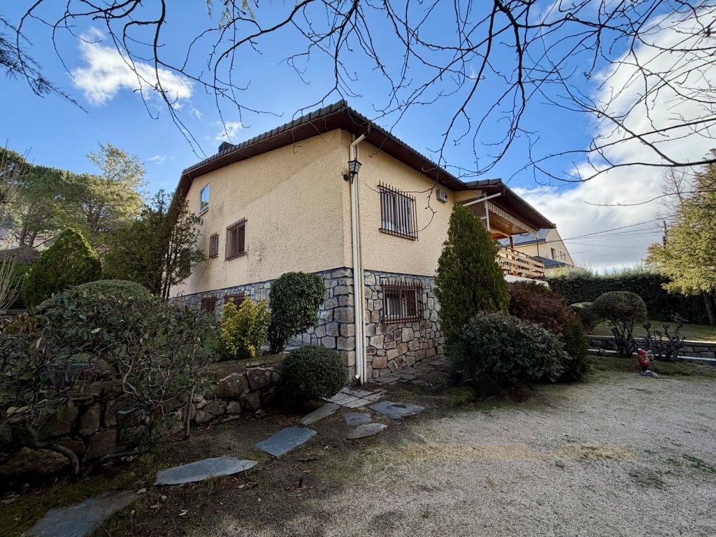 Vista exterior de Casa o chalet en venta en Collado Mediano