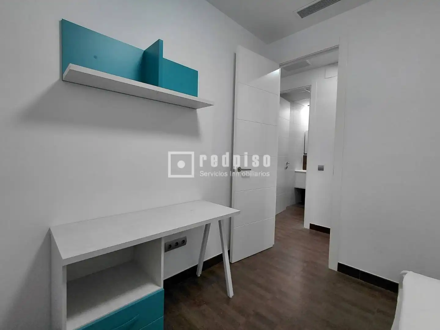 Habitación de Piso de alquiler en Valencia con Aire acondicionado y Amueblado