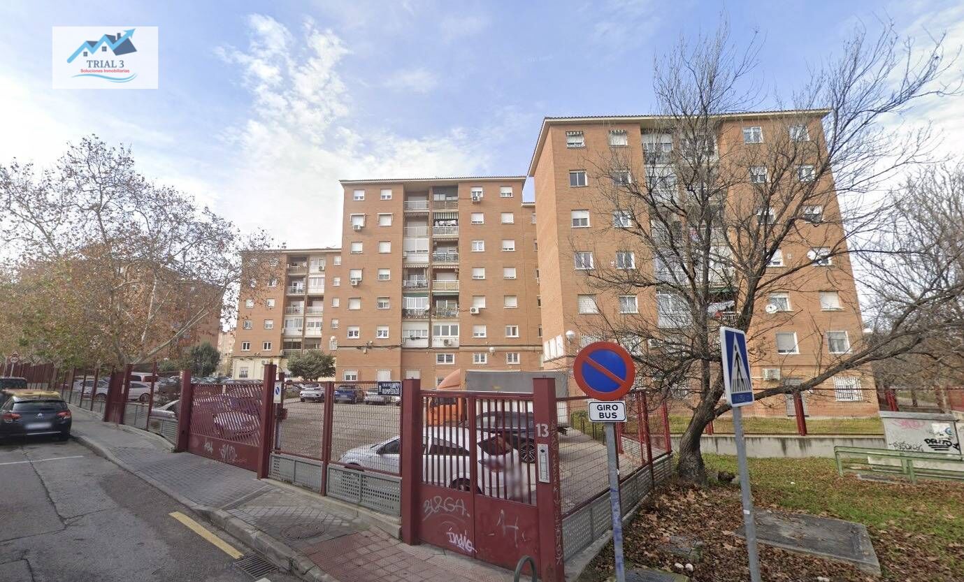 Vista exterior de Piso en venta en  Madrid Capital