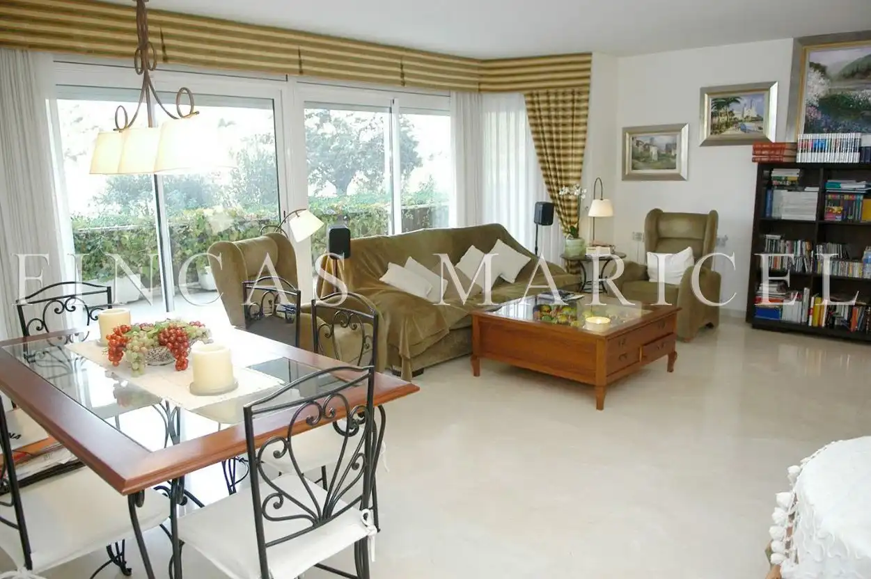 Living room of Flat for sale in Sitges  with Air Conditioner, Heating and Private garden