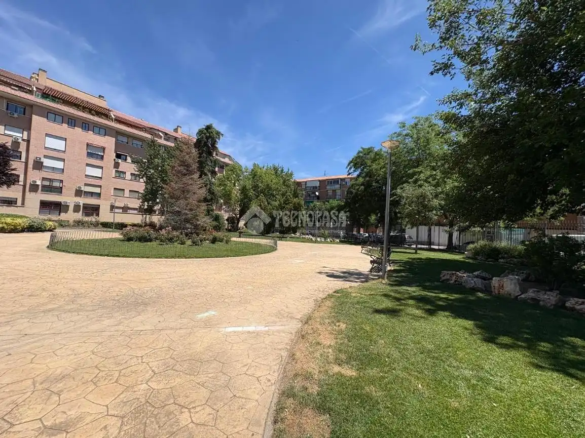 Aparcament de Pis en venda en Torrejón de Ardoz amb Aire condicionat i Terrassa
