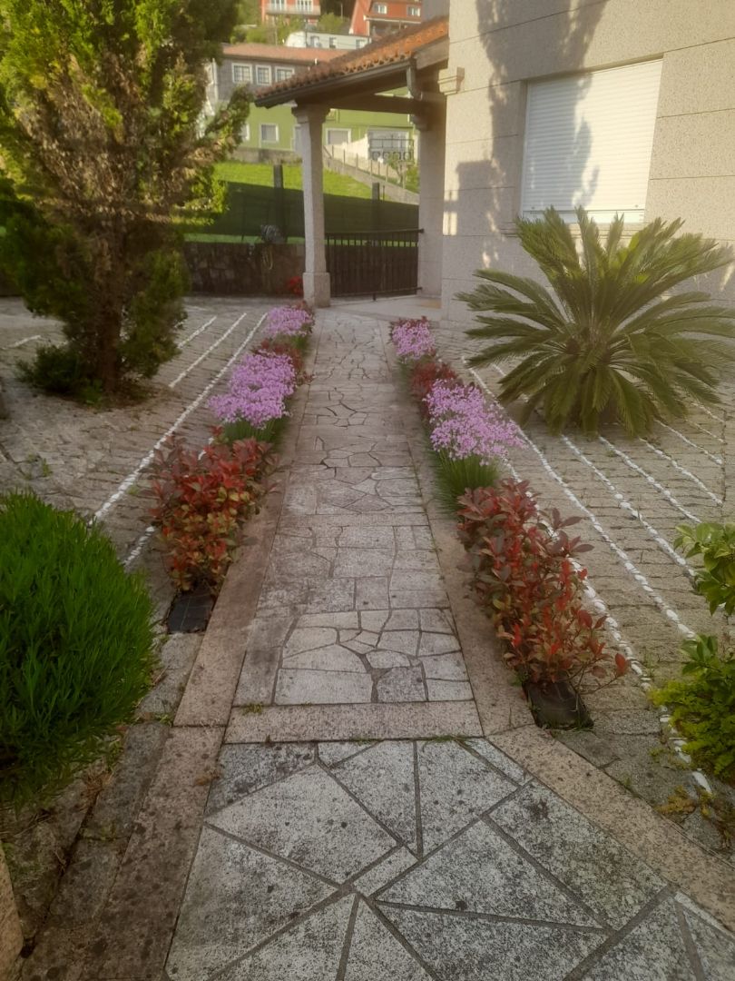 Jardí de Pis en venda en Santiago de Compostela  amb Calefacció, Jardí privat i Parquet