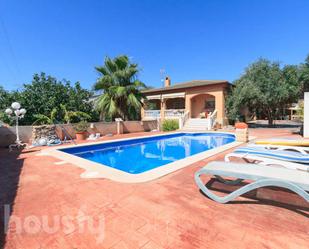 Vista exterior de Casa o xalet en venda en Creixell amb Aire condicionat, Terrassa i Piscina