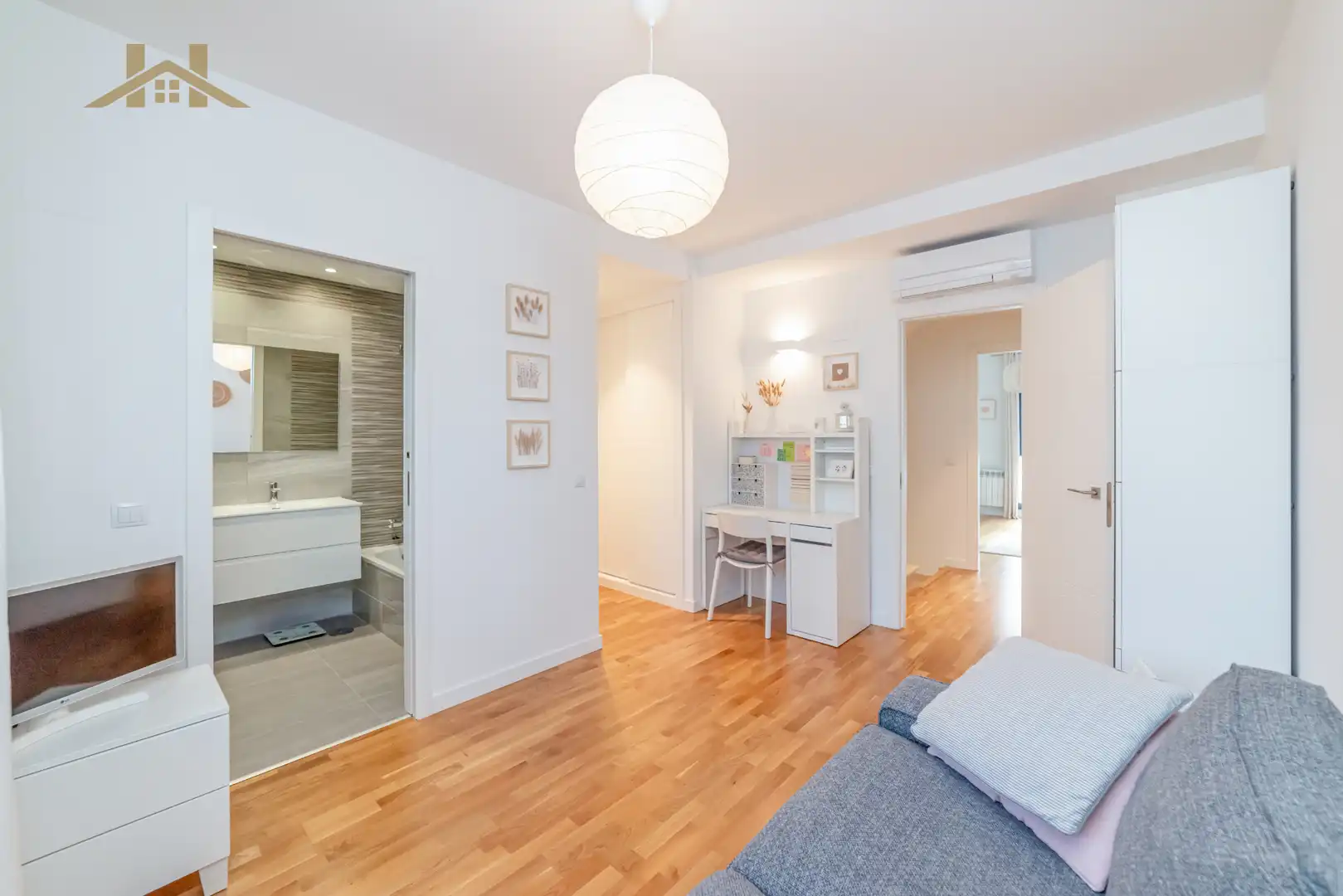 Habitación de Casa adosada en venta en Valdemoro con Aire acondicionado, Calefacción y Jardín privado