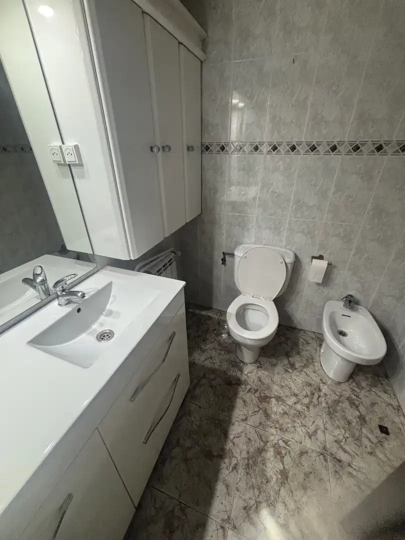 Baño de Piso en venta en Tarragona con Calefacción y Terraza