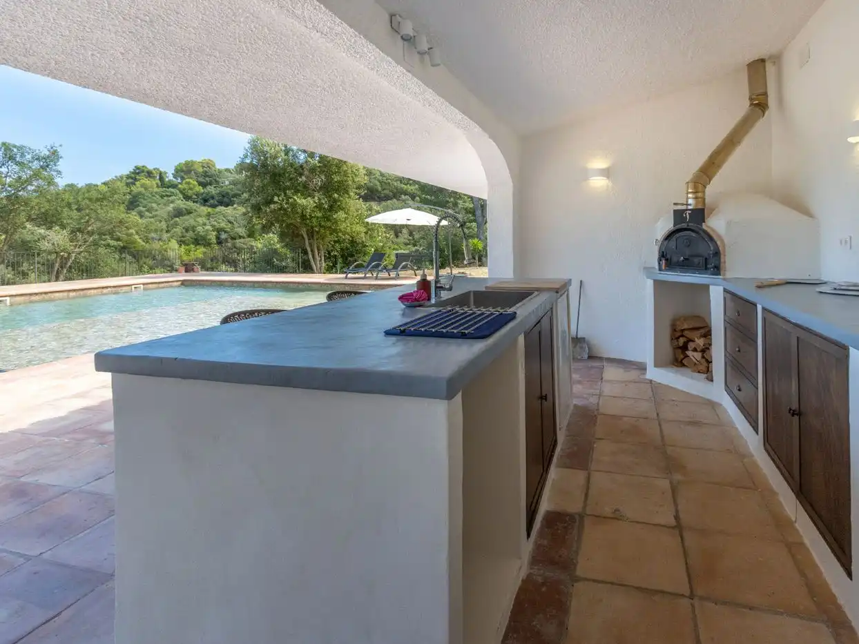 Maison rustique avec piscine à louer à GI-682 1, imagen 14