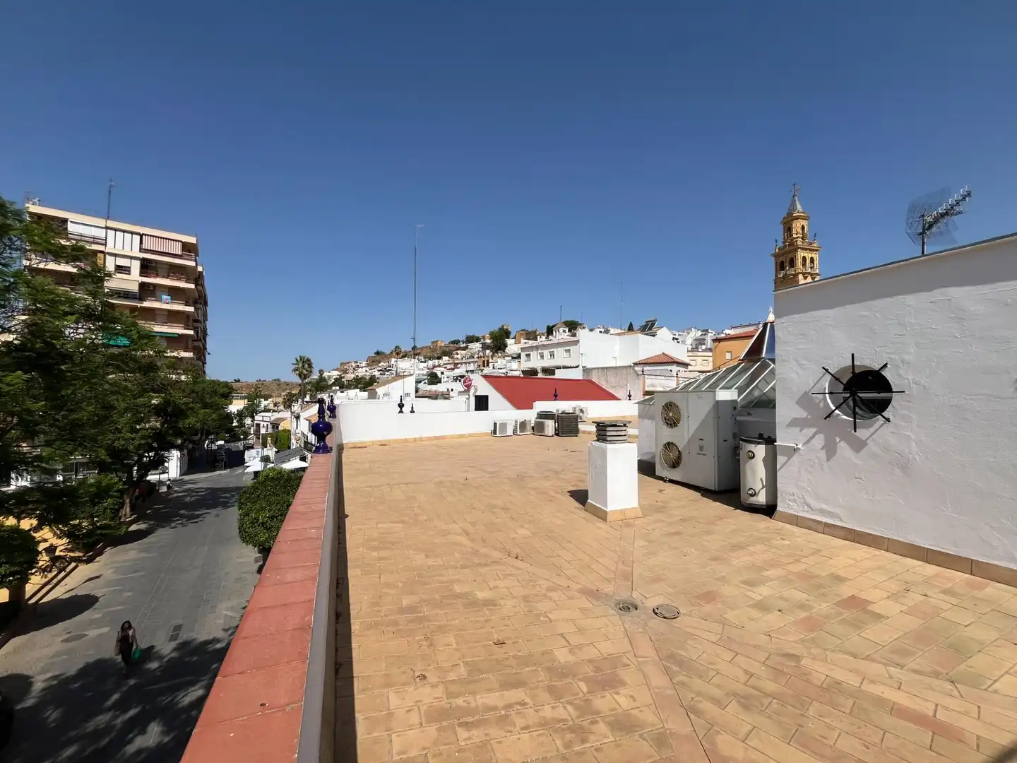Vista exterior de Casa o chalet de alquiler en Alcalá de Guadaira con Aire acondicionado, Terraza y Amueblado
