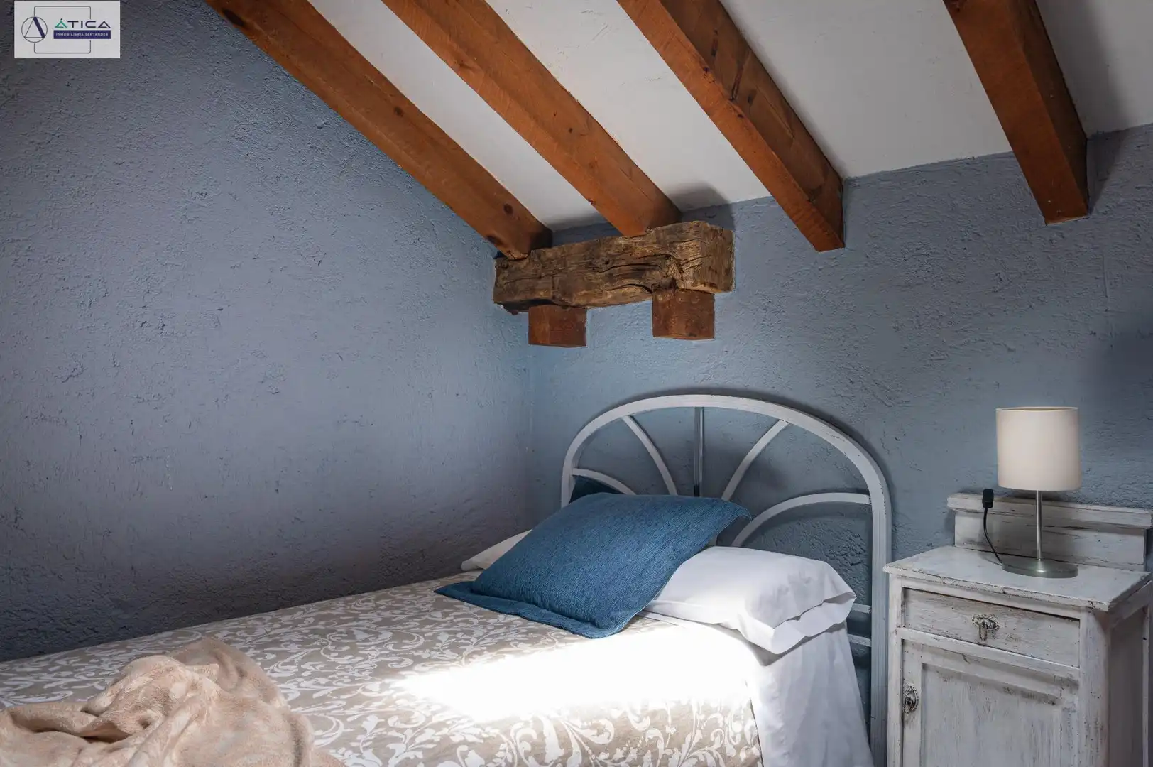 Habitación de Edificio en venta en Valle de Valdebezana