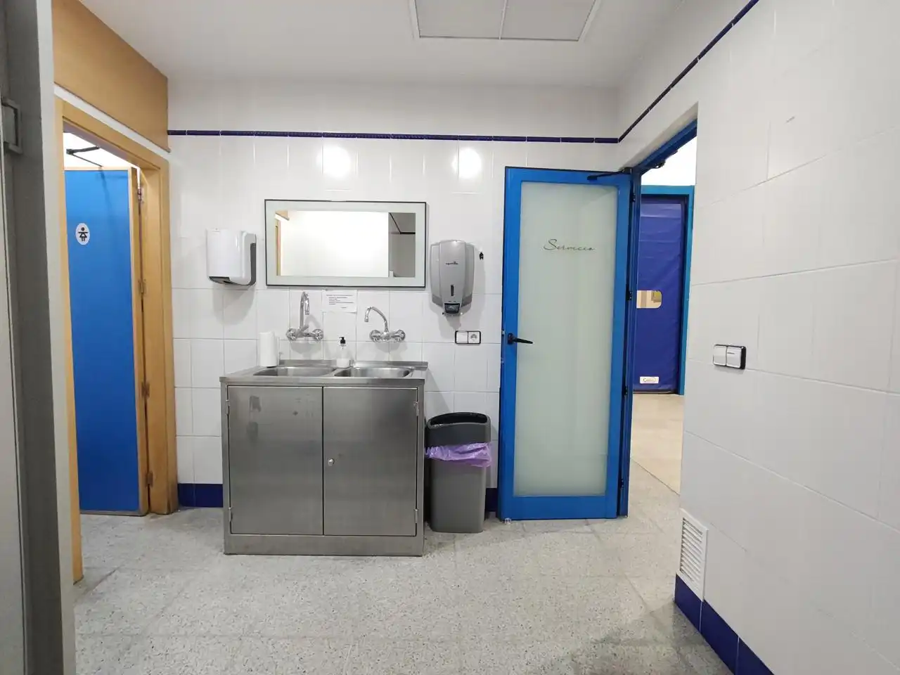 Badezimmer von Fabrikhallen zur Miete in Ibi