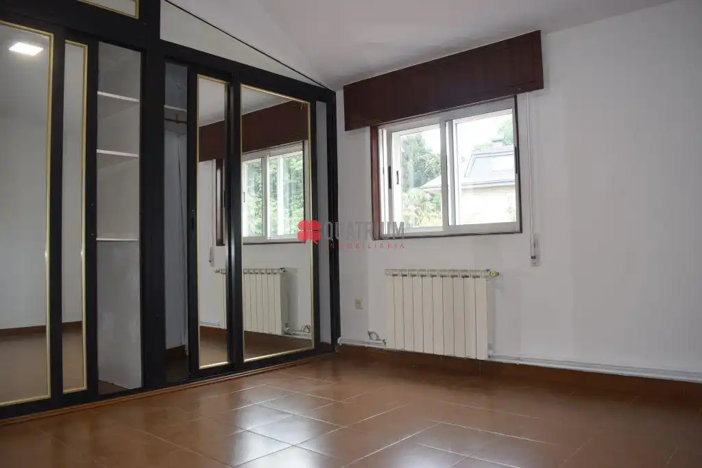 Habitación de Piso en venta en Oroso con Calefacción y Trastero