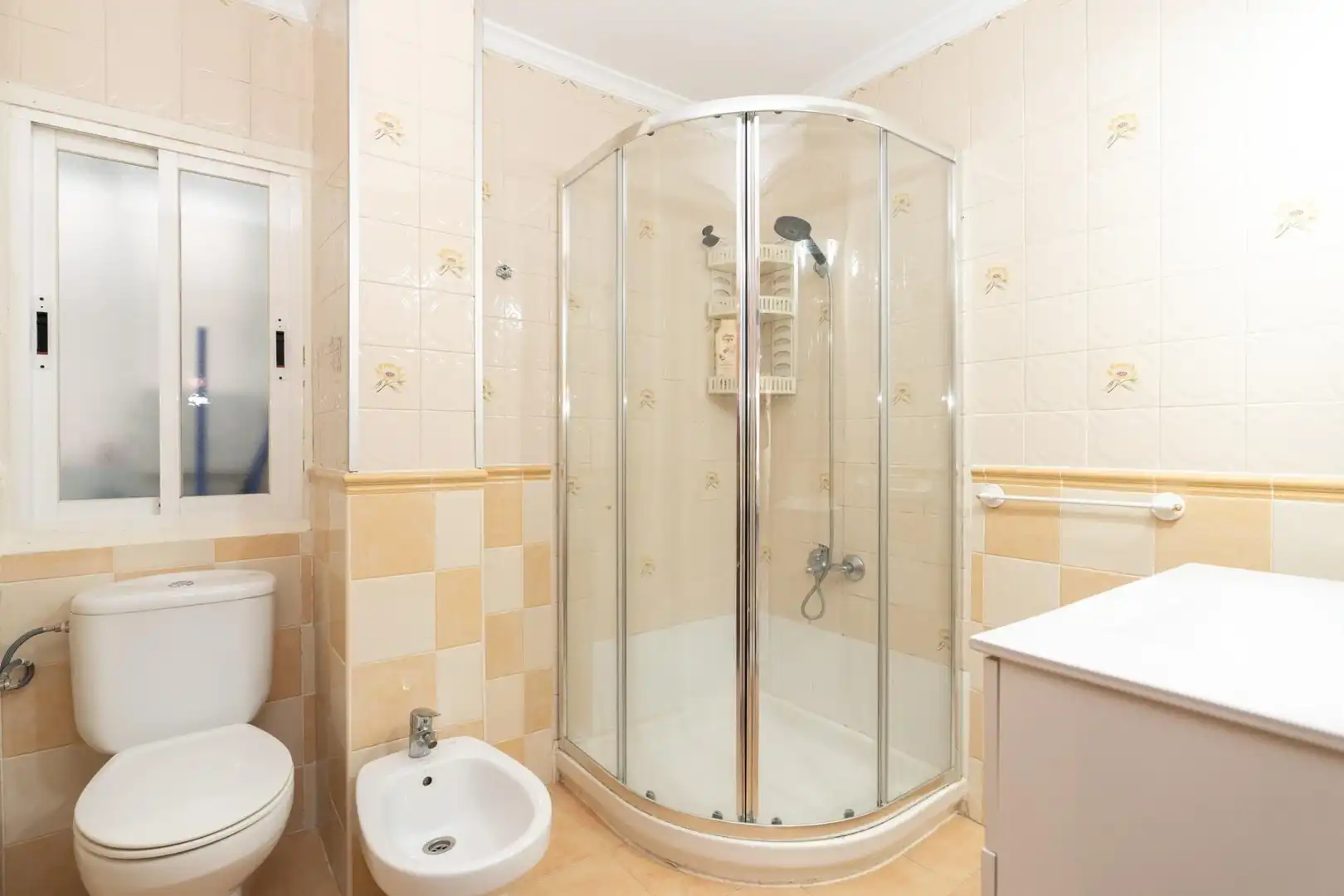 Baño de Piso en venta en Motril con Amueblado