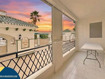 Flat with pool for sale in La Mata