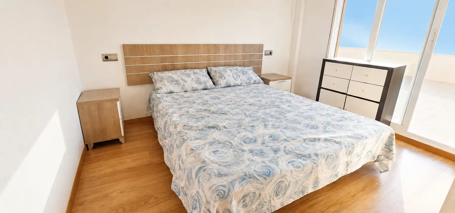 Dormitori de Àtic en venda en Totana amb Terrassa, Moblat i Internet