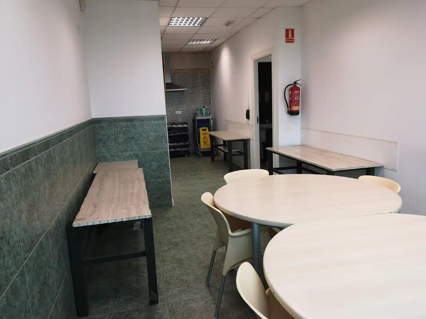 Cuina de Oficina de lloguer en Maçanet de la Selva amb Aire condicionat, Calefacció i Moblat