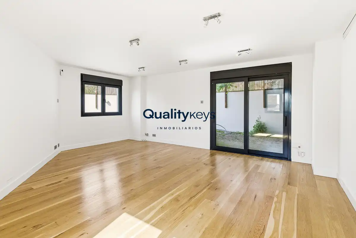 Sala de estar de Casa o chalet en venta en Madrid con Aire acondicionado, Calefacción y Jardín privado