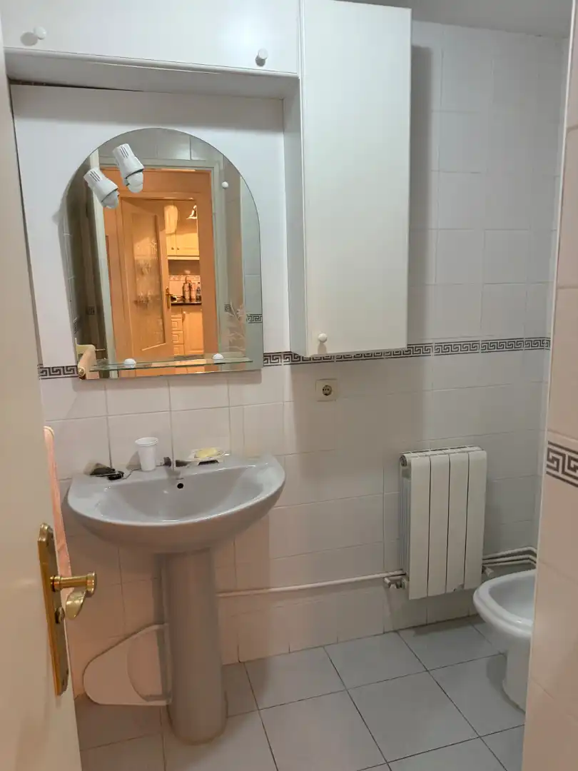 Casa adosada en venta en Calle Castillo de Rena, Avenida Elvas