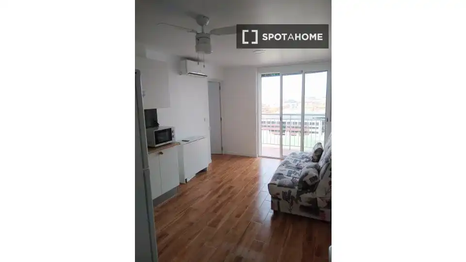Bedroom of Flat for rent in Valencia  with Air Conditioner, Heating and Furnished