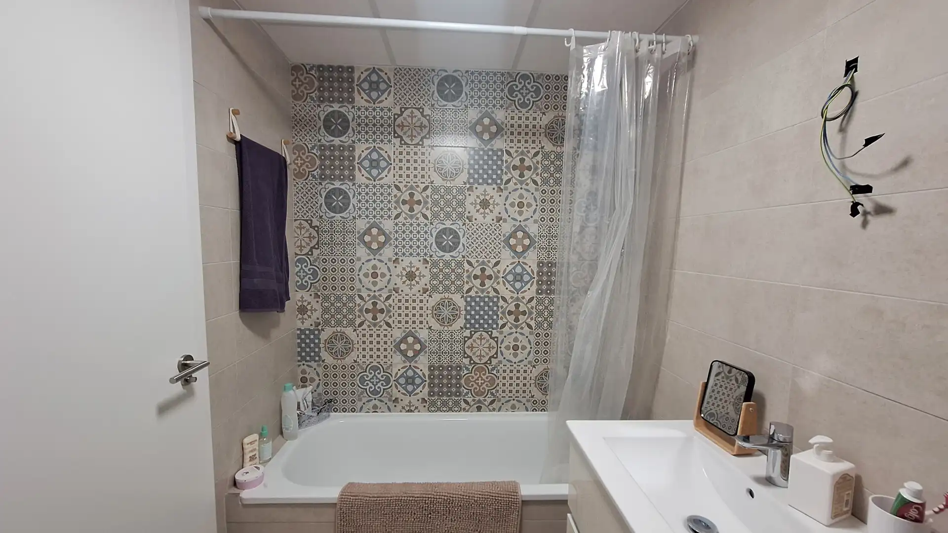 Bathroom of Flat for sale in Estepona  with Air Conditioner, Storage room and Swimming Pool