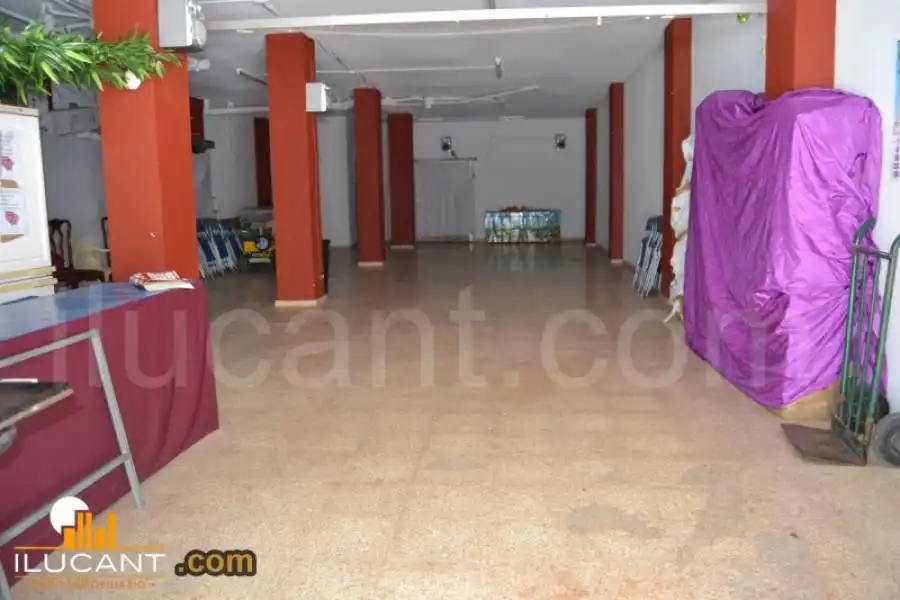 Local commercial à vendre à Tibi