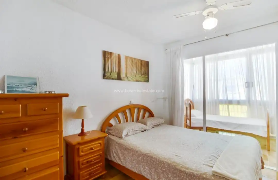 Bedroom of Flat for sale in Benidorm  with Furnished