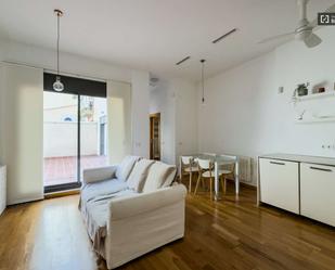 Sala d'estar de Estudi per a compartir en Badalona amb Aire condicionat i Terrassa