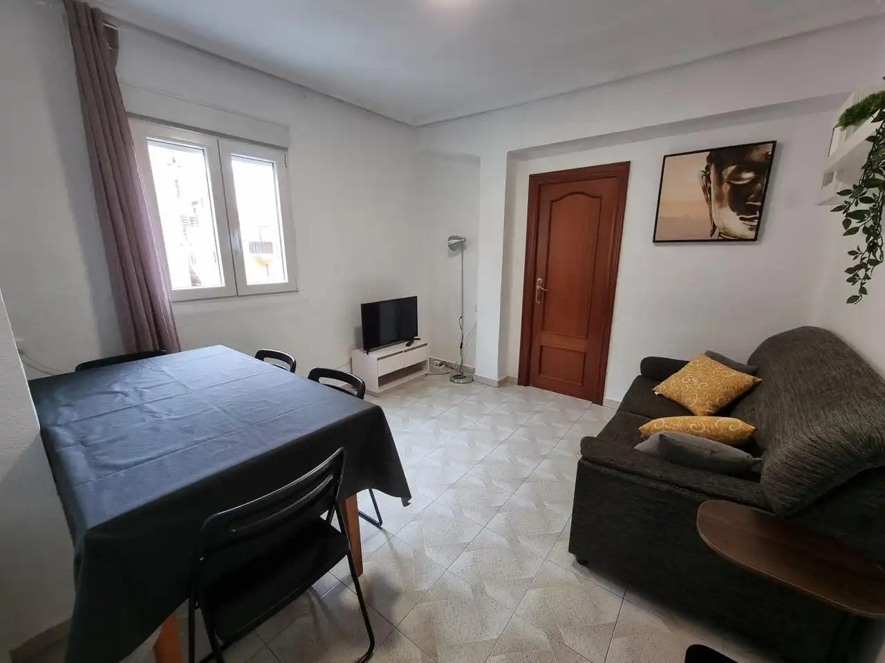 Flat for rent in Del Periodista Gil Sumbiela, Barrio de Benicalap