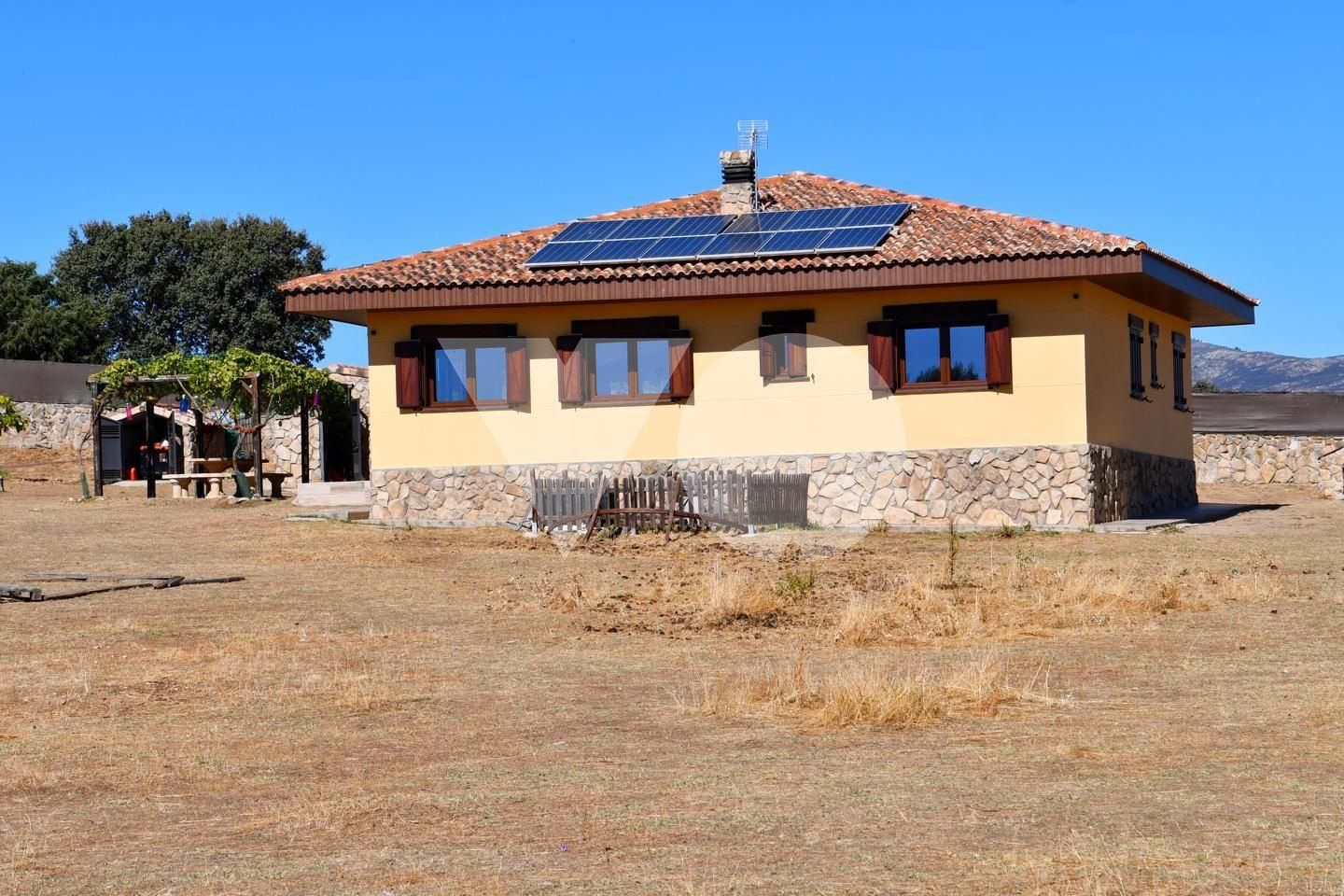 Exterior view of House or chalet for sale in Pedrezuela  with Air Conditioner, Heating and Private garden