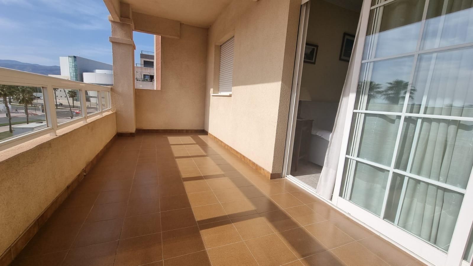 Terrassa de Apartament en venda en Roquetas de Mar amb Terrassa