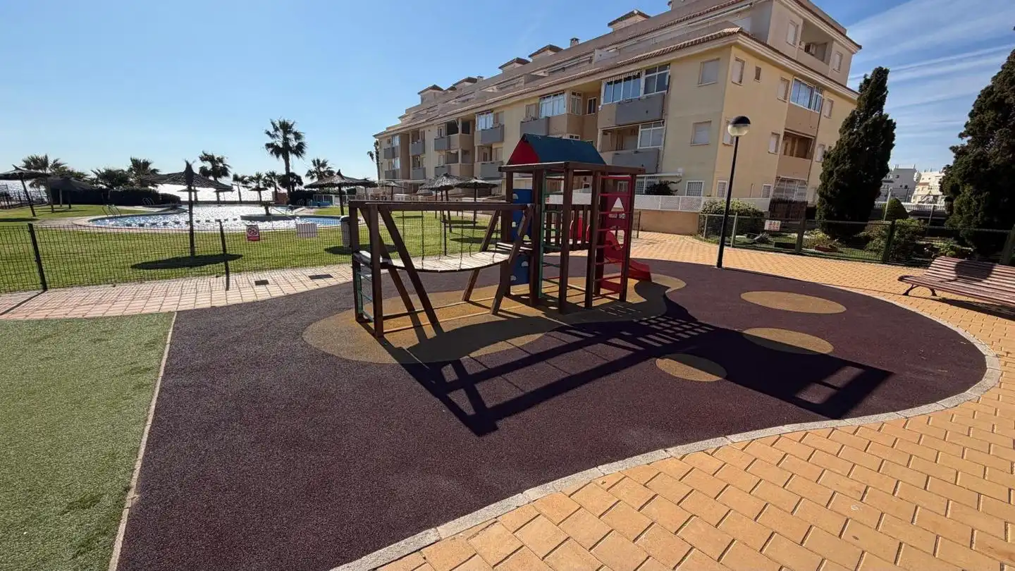 Parking de Apartamento en venta en La Manga del Mar Menor con Aire acondicionado, Terraza y Trastero