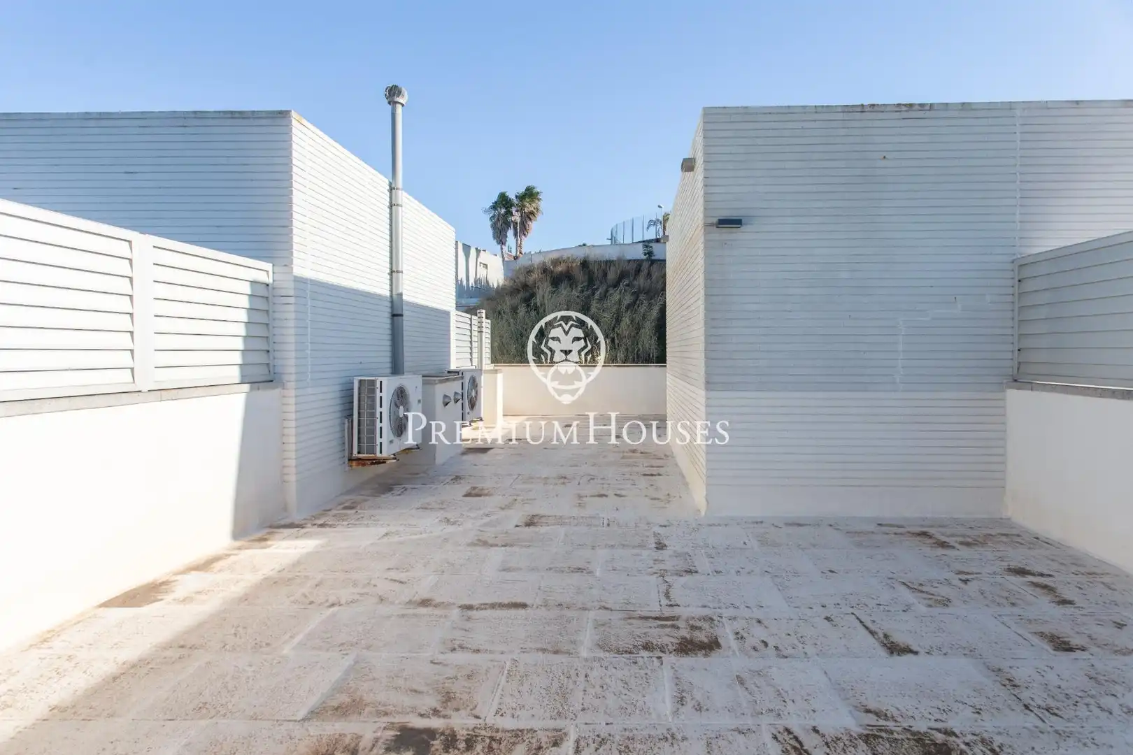 Terrasse von Einfamilien-Reihenhaus zum Verkauf in Sant Pol de Mar mit Klimaanlage, Heizung und Parkett
