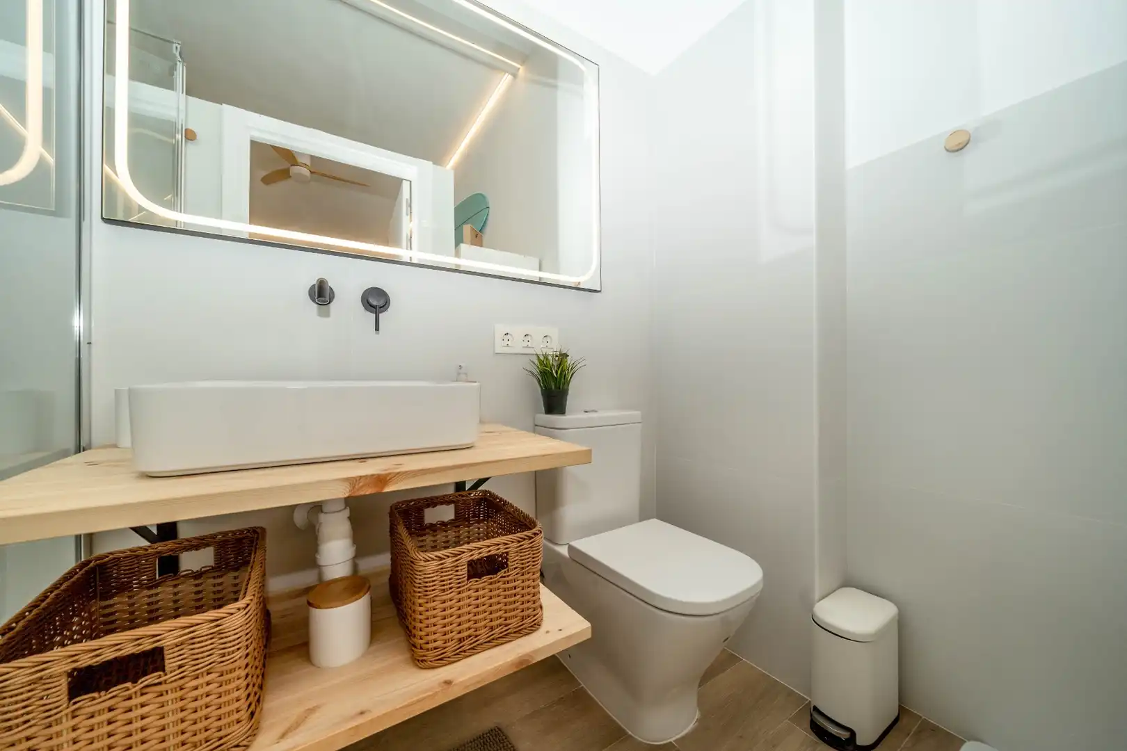Bathroom of Study for rent in Orihuela  with Swimming Pool, Furnished and Oven