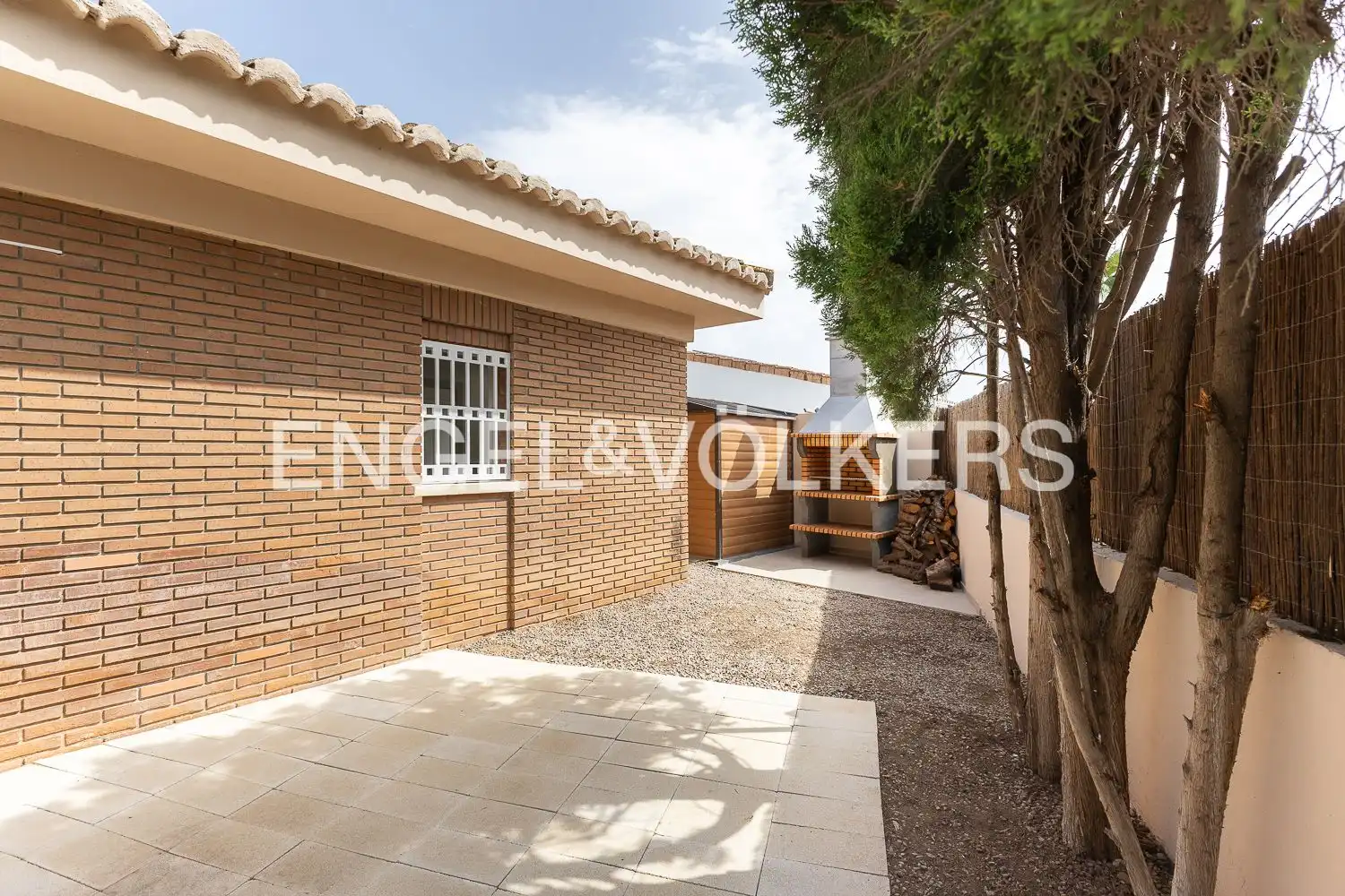 Exterior view of Houses for rent in Rocafort  with Air Conditioner, Heating and Private garden