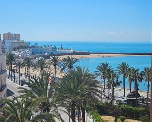 Vista exterior de Pis en venda en  Cádiz Capital amb Jardí privat, Terrassa i Balcó